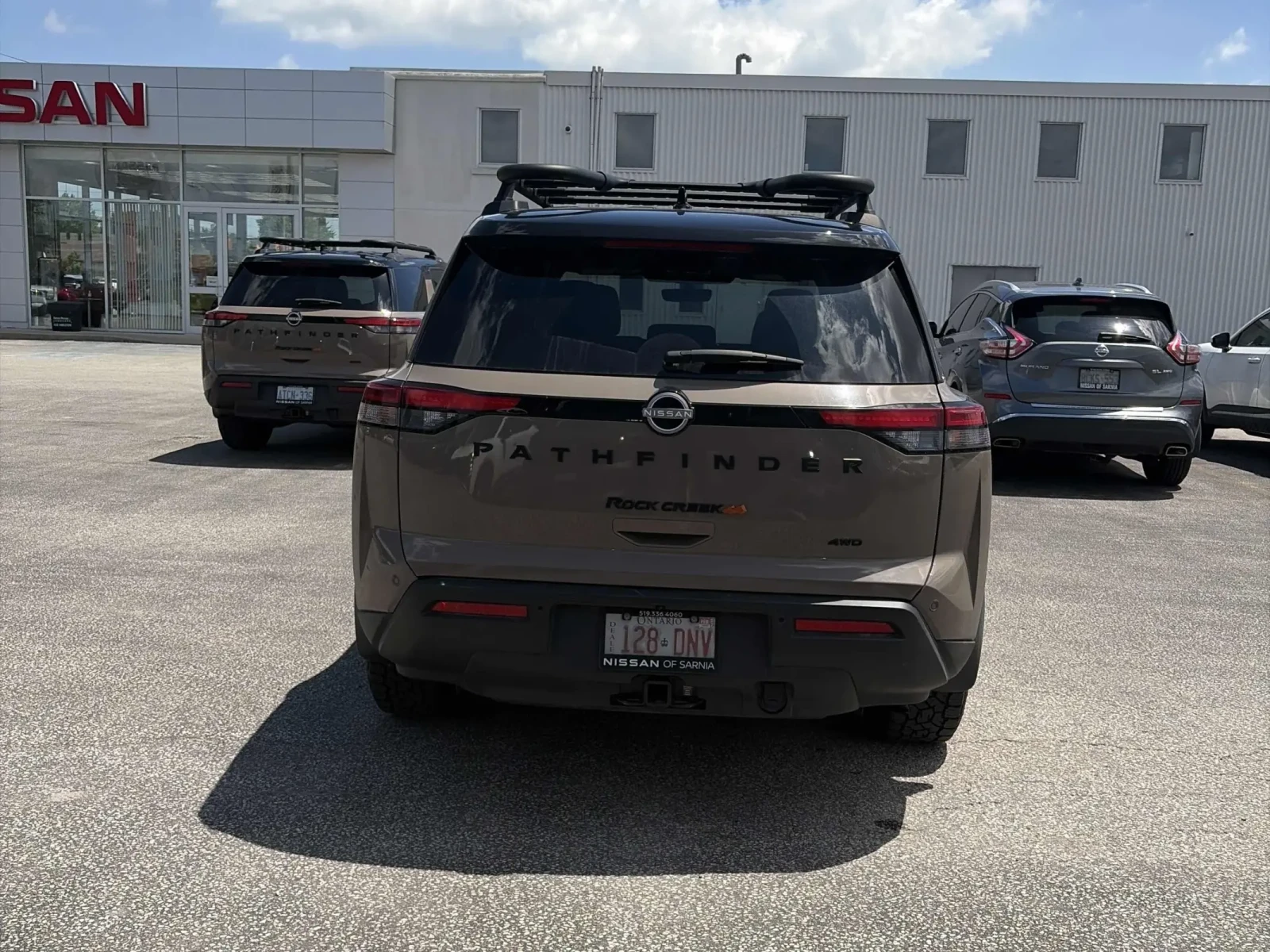 Nissan Pathfinder 4WD * CARFAX * АВТО КРЕДИТ * , снимка 5 - Автомобили и джипове - 54875757