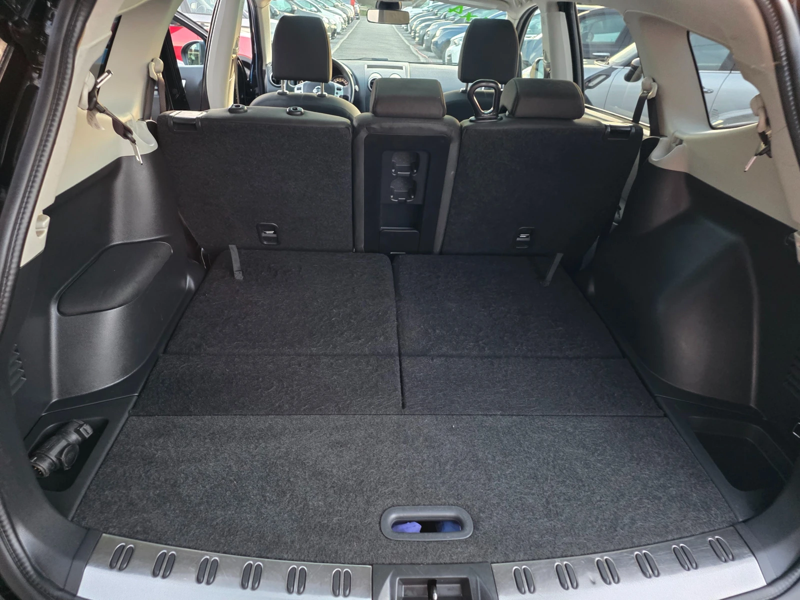 Nissan Qashqai + 2 2.0i-141к.с EURO 5 НАВИГАЦИЯ-4×4-ГЕРМАНИЯ, снимка 16 - Автомобили и джипове - 55237084