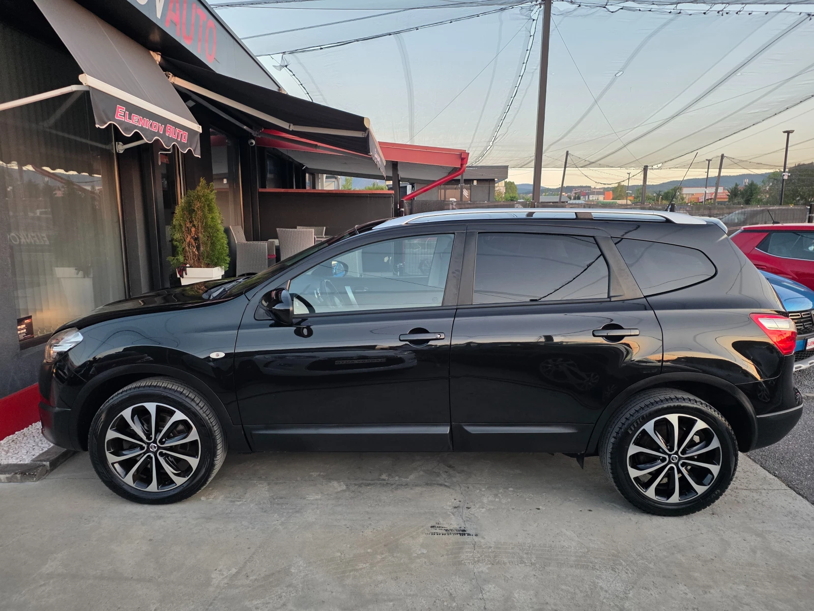 Nissan Qashqai + 2 2.0i-141к.с EURO 5 НАВИГАЦИЯ-4×4-ГЕРМАНИЯ, снимка 4 - Автомобили и джипове - 55237084