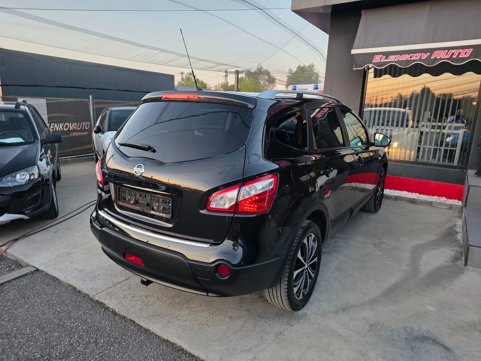 Nissan Qashqai + 2 2.0i-141к.с EURO 5 НАВИГАЦИЯ-4×4-ГЕРМАНИЯ, снимка 8 - Автомобили и джипове - 55237084