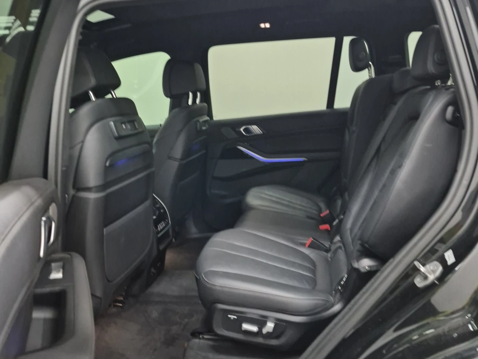 BMW X7 XDrive40i* HARMAN KARDON* HEAD-UP* ДВА КЛЮЧА, снимка 15 - Автомобили и джипове - 55514790