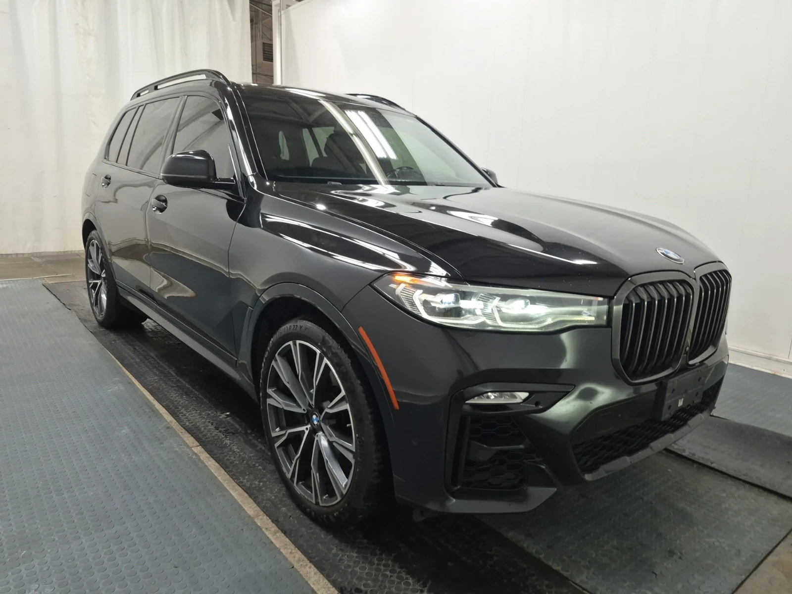 BMW X7 XDrive40i* HARMAN KARDON* HEAD-UP* ДВА КЛЮЧА, снимка 4 - Автомобили и джипове - 55514790