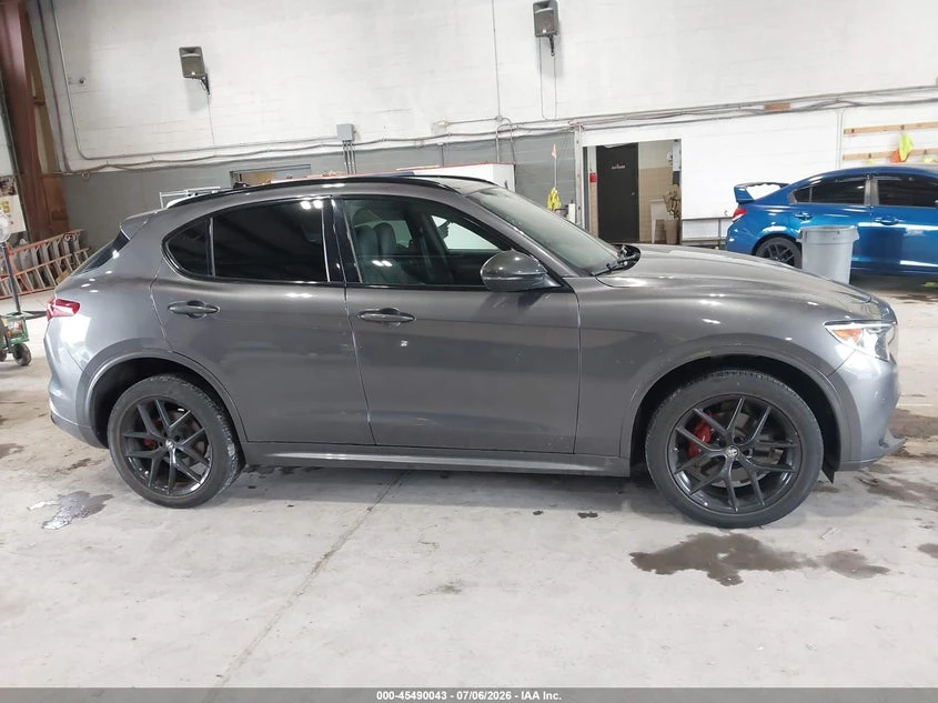 Alfa Romeo Stelvio 2.0l Ti Sport Awd, снимка 13 - Автомобили и джипове - 55591578