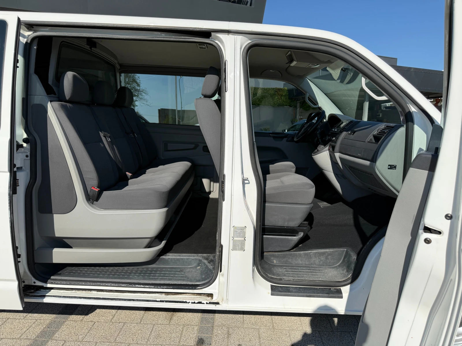 VW Transporter 2.0TDI Long Товаропътнически 6-местен Климатик , снимка 8 - Бусове и автобуси - 55478560