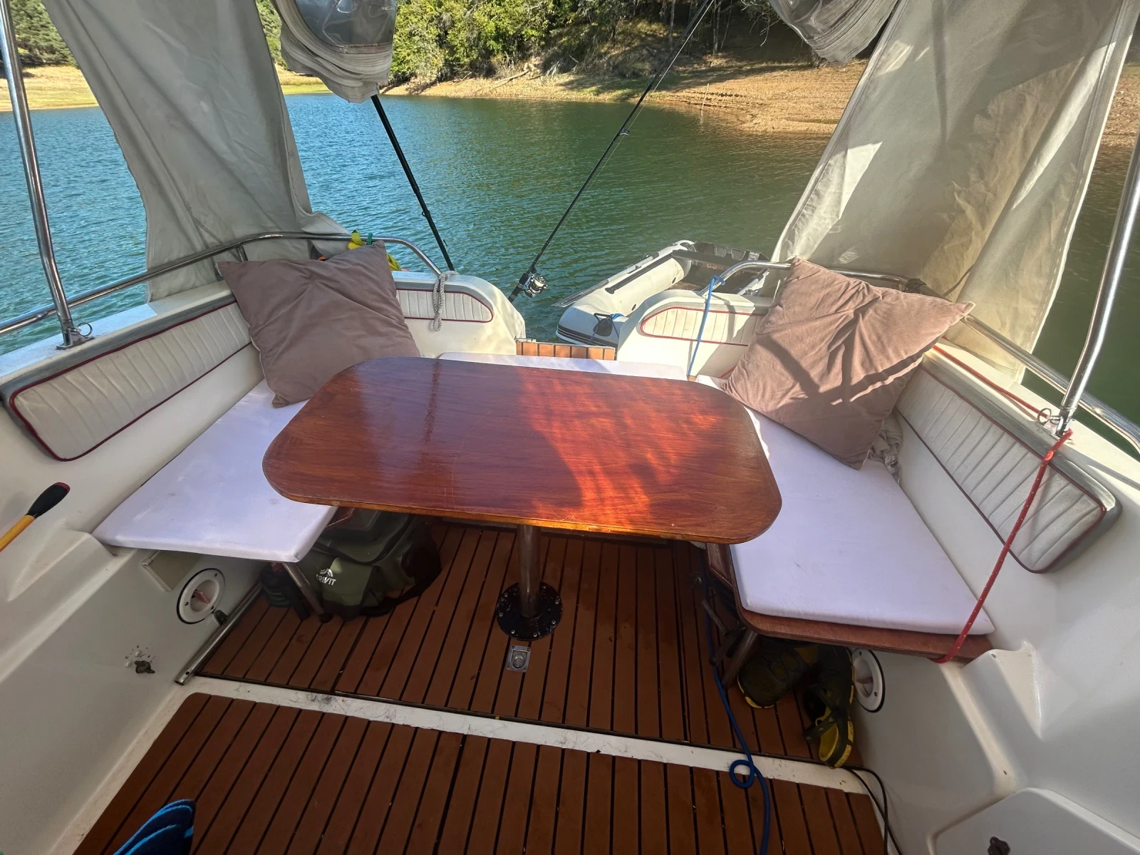 Моторна яхта Sealine 215 Family, снимка 15 - Воден транспорт - 56019609
