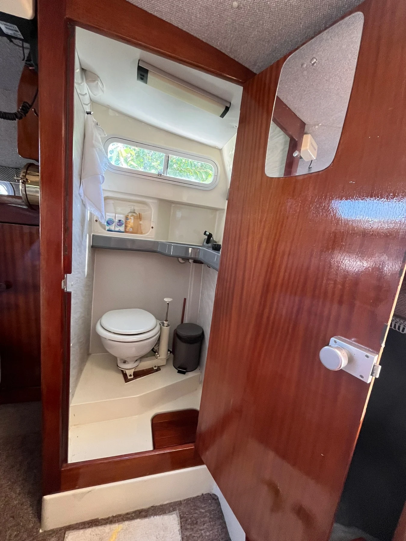 Моторна яхта Sealine 215 Family, снимка 12 - Воден транспорт - 56019609