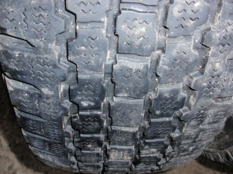 Гуми Всесезонни 225/65R16, снимка 8 - Гуми и джанти - 6431360