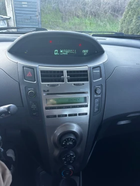 Toyota Yaris 1.0i* FACE* 4 ВРАТИ* КЛИМАТИК, снимка 11