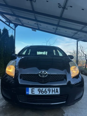 Toyota Yaris 1.0i* FACE* 4 ВРАТИ* КЛИМАТИК, снимка 1