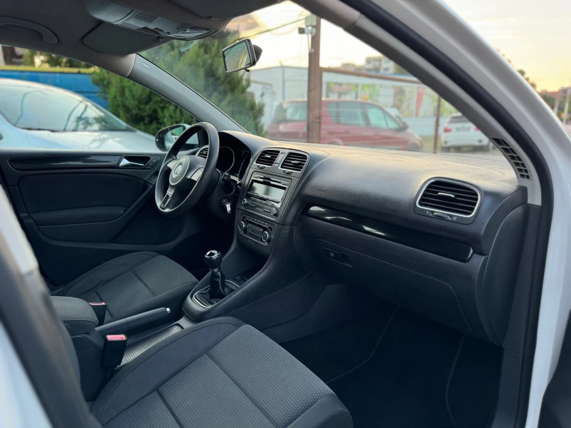 VW Golf 1.6i 102кс GAS KLIMATRONIK, снимка 11 - Автомобили и джипове - 46741070