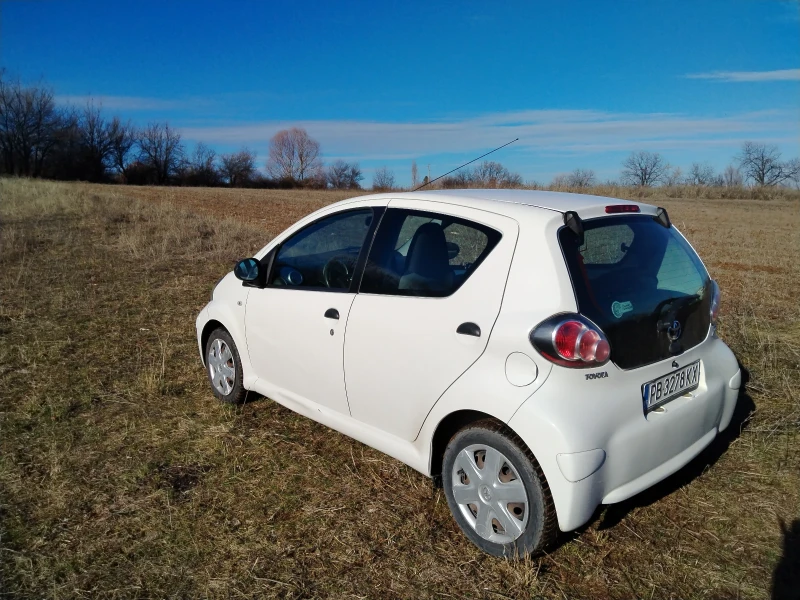 Toyota Aygo, снимка 5 - Автомобили и джипове - 48497540