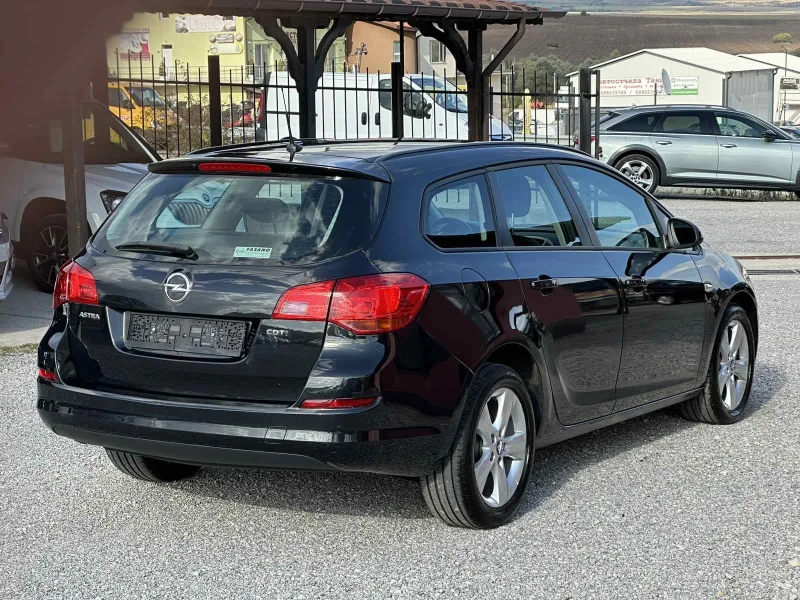 Opel Astra 1.7CDTI, снимка 6 - Автомобили и джипове - 48706837