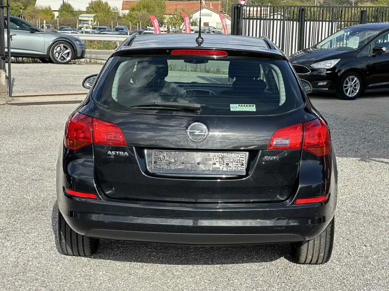 Opel Astra 1.7CDTI, снимка 5 - Автомобили и джипове - 48706837