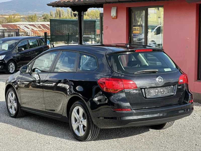 Opel Astra 1.7CDTI, снимка 4 - Автомобили и джипове - 48706837