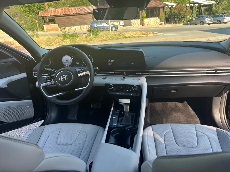 Hyundai Elantra, снимка 7 - Автомобили и джипове - 53109979