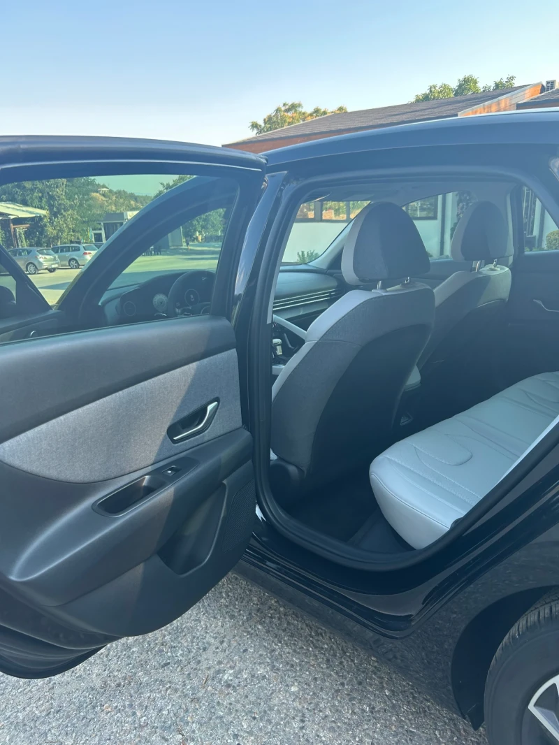 Hyundai Elantra, снимка 13 - Автомобили и джипове - 53109979