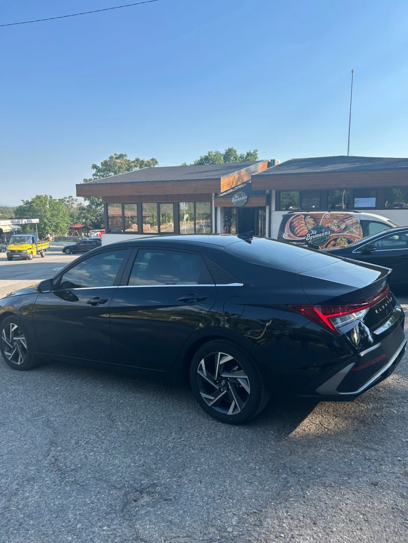 Hyundai Elantra, снимка 2 - Автомобили и джипове - 53109979