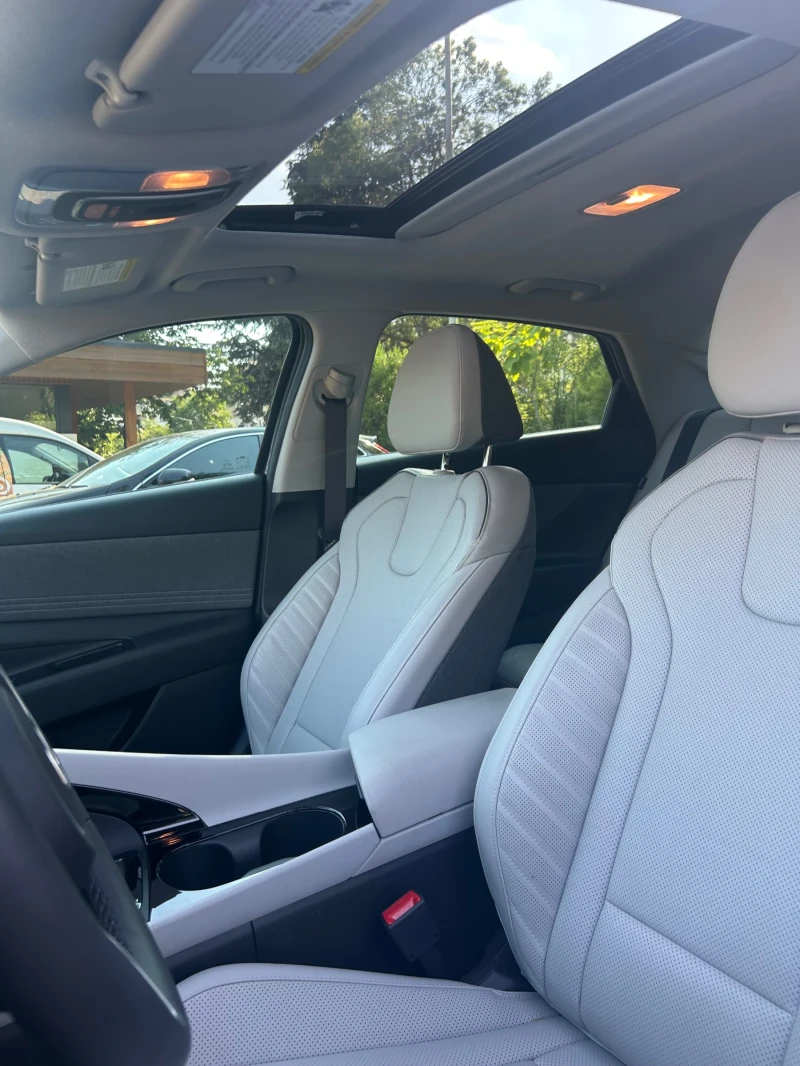 Hyundai Elantra, снимка 11 - Автомобили и джипове - 53109979