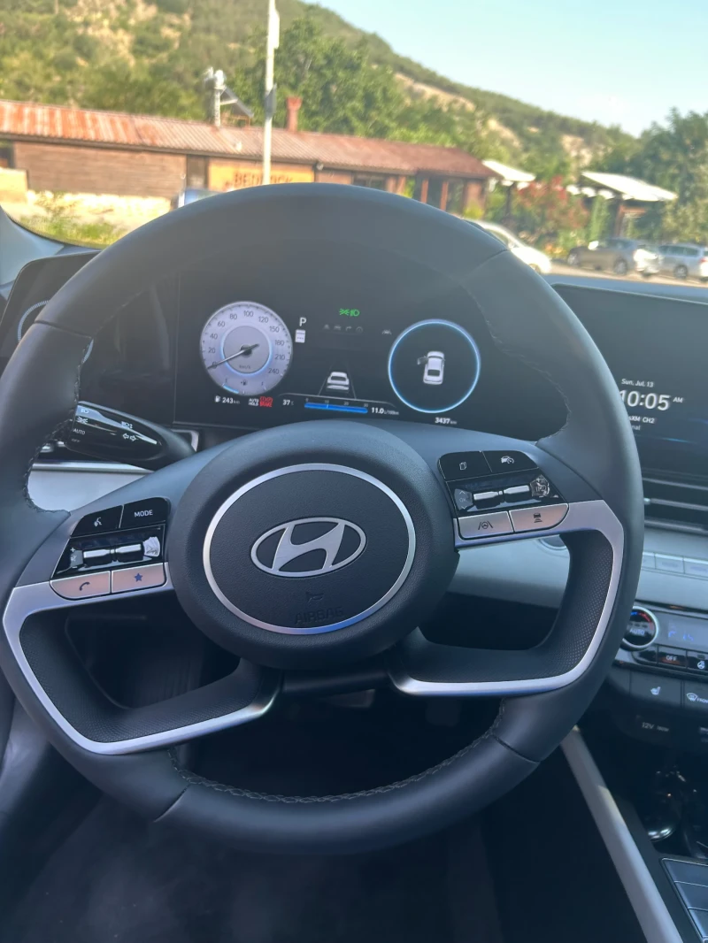 Hyundai Elantra, снимка 8 - Автомобили и джипове - 53109979