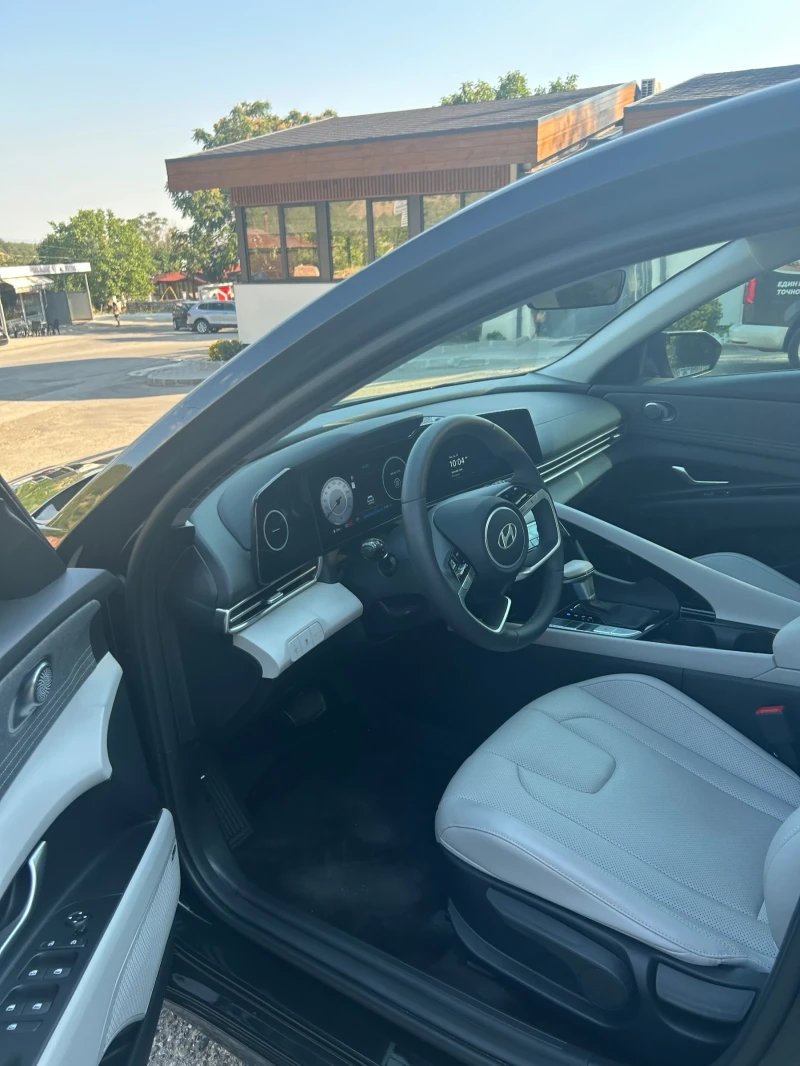 Hyundai Elantra, снимка 5 - Автомобили и джипове - 53109979