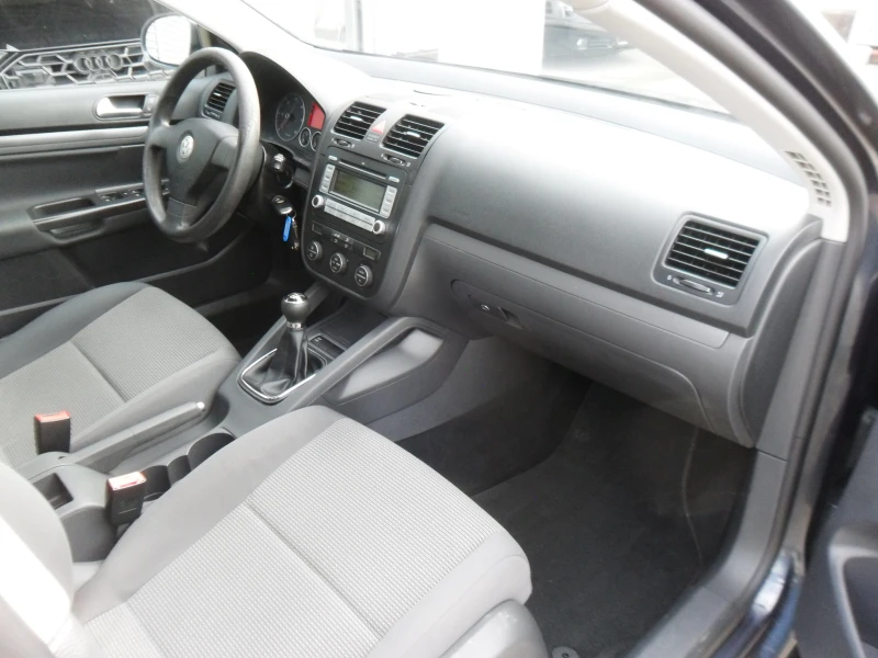 VW Golf 1, 9-TDI-KLIMATRONIK-ITALY, снимка 13 - Автомобили и джипове - 52390842