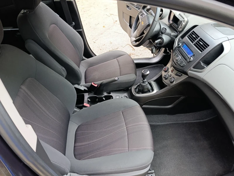 Chevrolet Aveo 1.3D Италия , снимка 15 - Автомобили и джипове - 53284567
