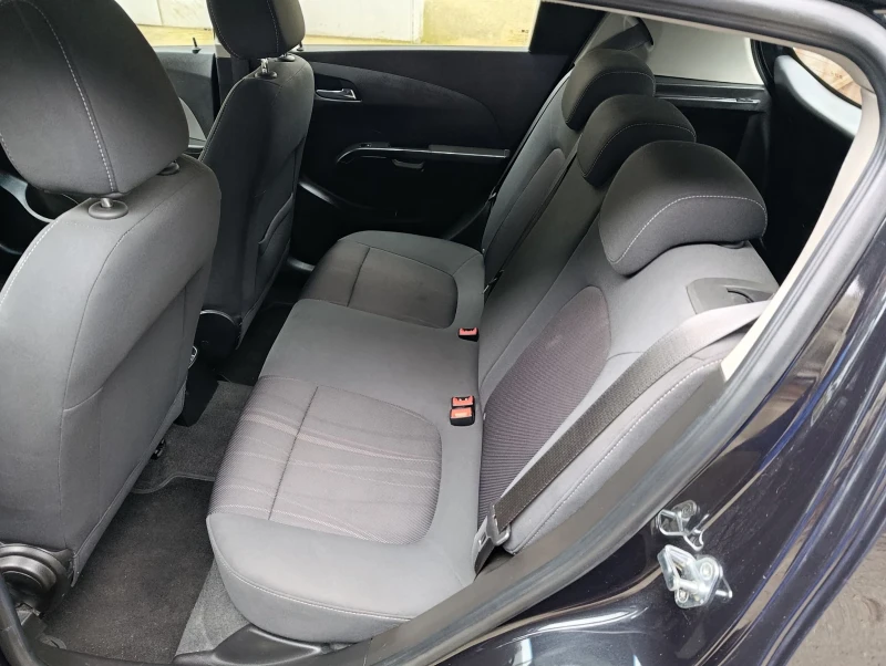 Chevrolet Aveo 1.3D Италия , снимка 14 - Автомобили и джипове - 53284567
