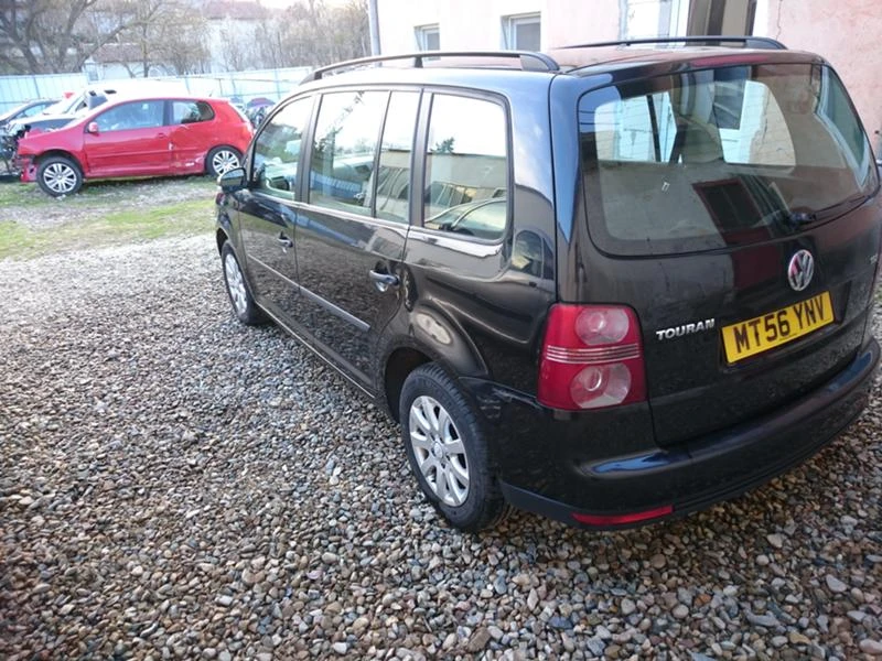 VW Touran 1.9Tdi 105, снимка 5 - Автомобили и джипове - 21199339