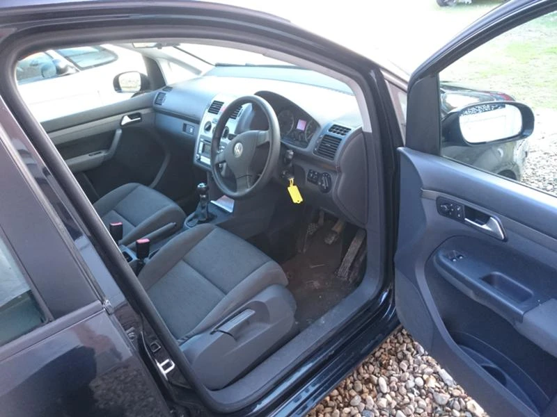 VW Touran 1.9Tdi 105, снимка 7 - Автомобили и джипове - 21199339