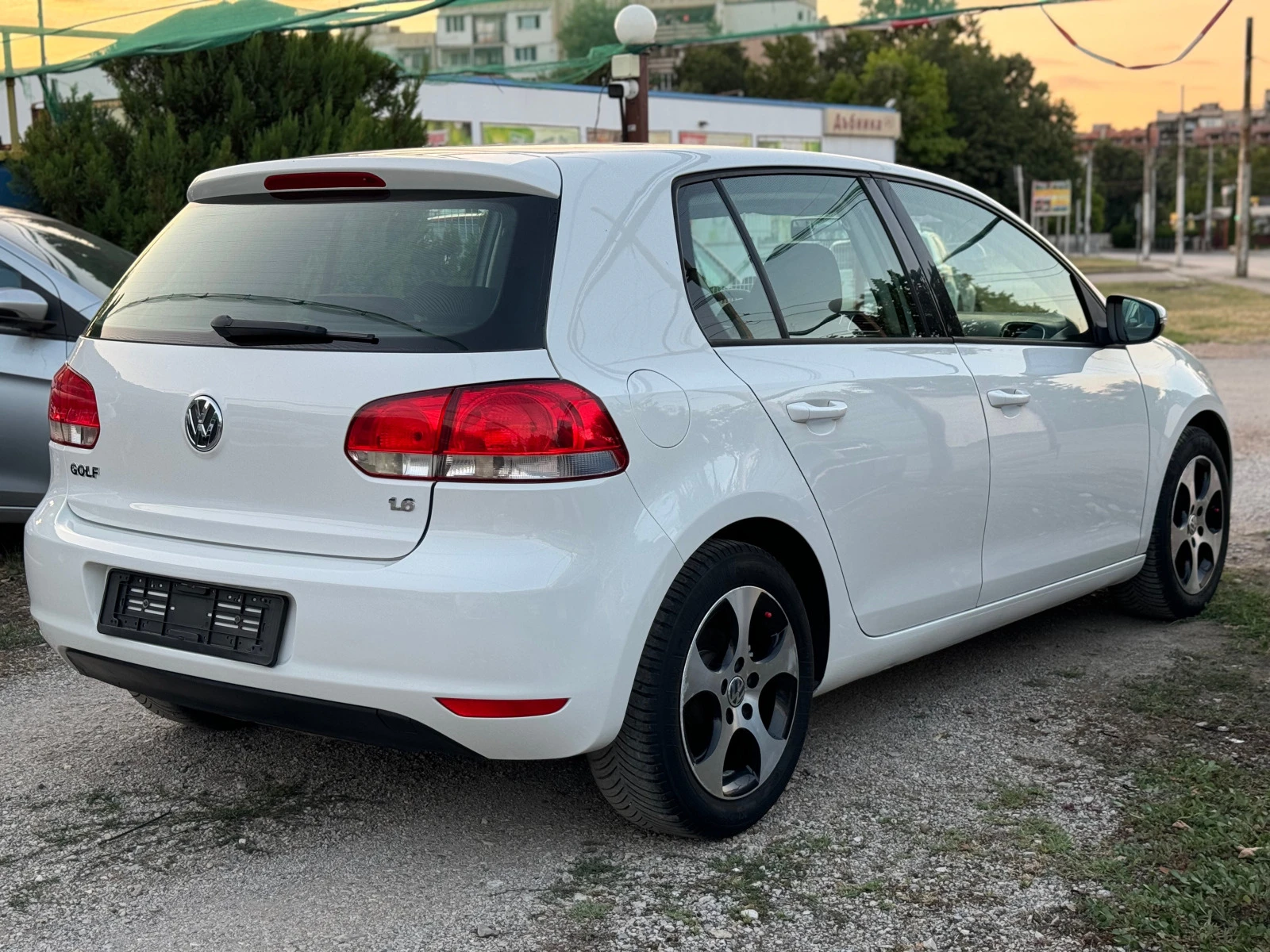 VW Golf 1.6i 102кс GAS KLIMATRONIK - изображение 7