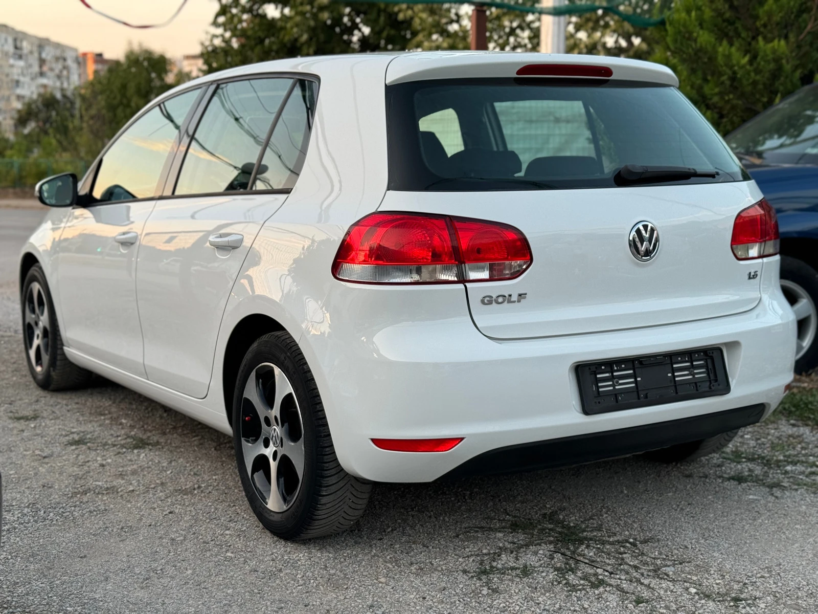 VW Golf 1.6i 102кс GAS KLIMATRONIK - изображение 8