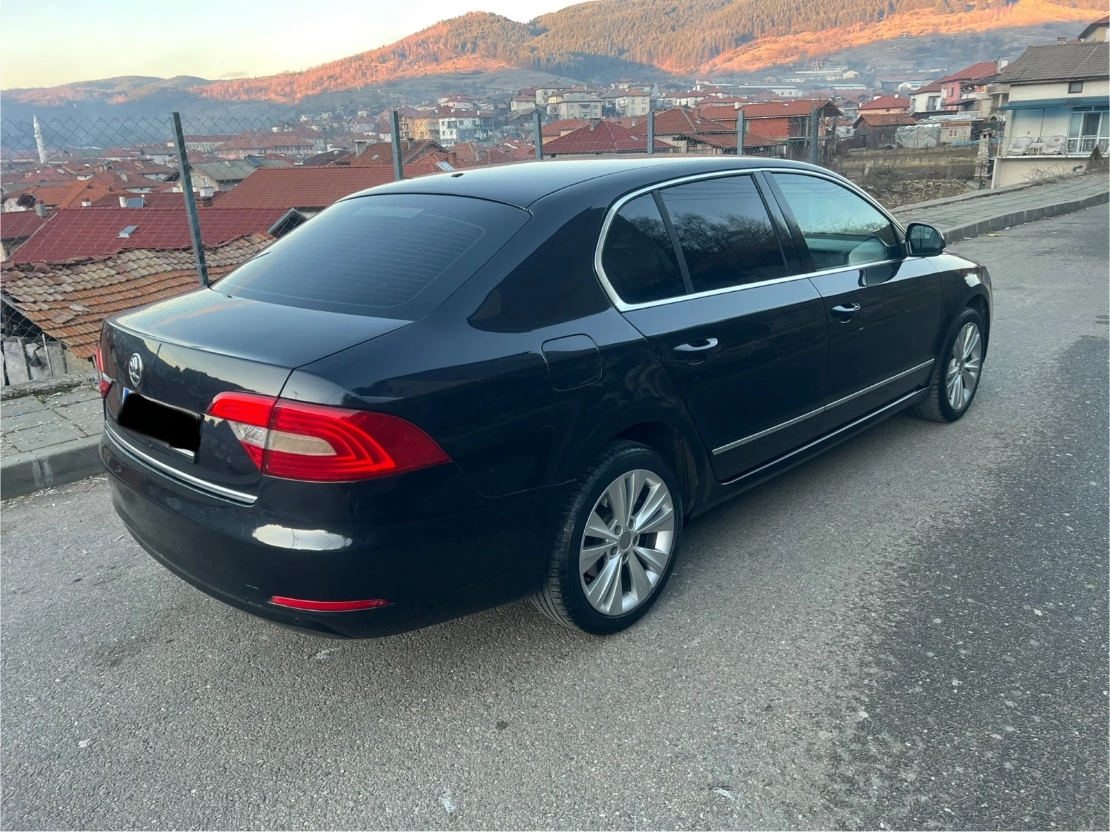 Skoda Superb 2.0 150 автомат  - изображение 2