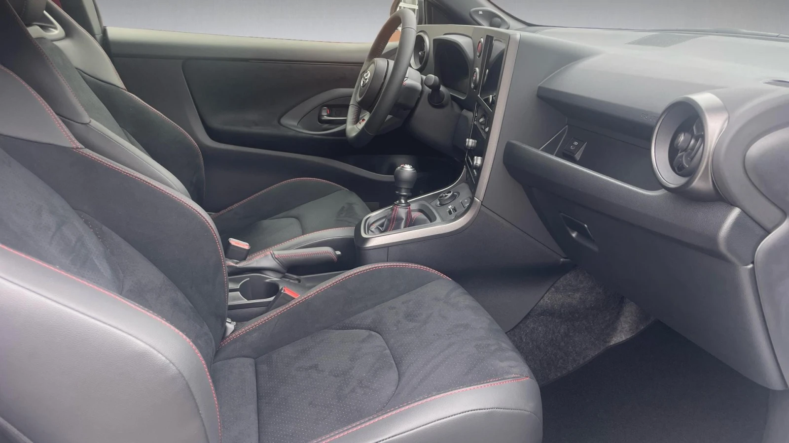 Toyota Yaris GR 1.6L TURBO , Месечна вноска от 558 лв. - изображение 10