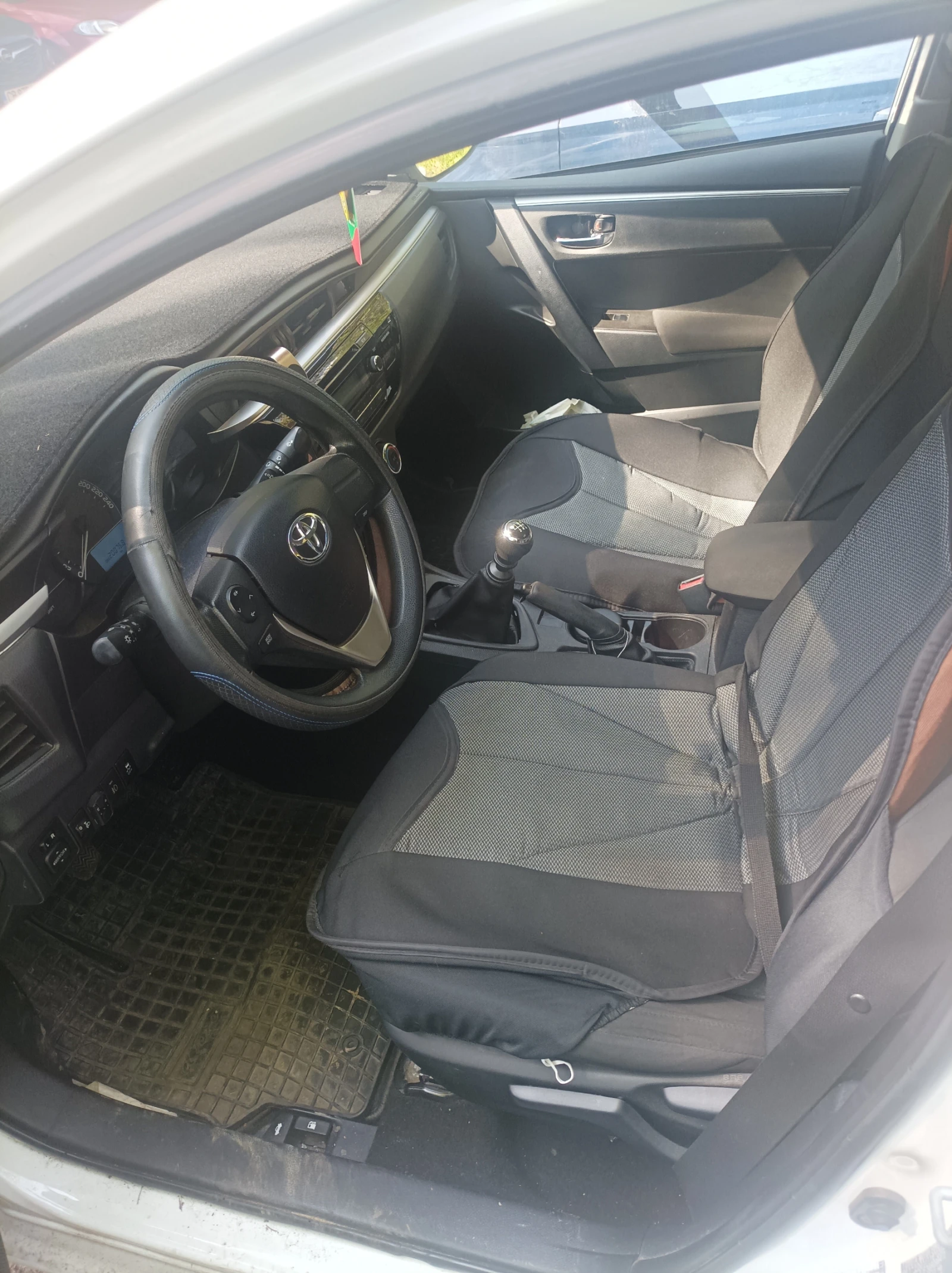 Toyota Corolla  - изображение 4