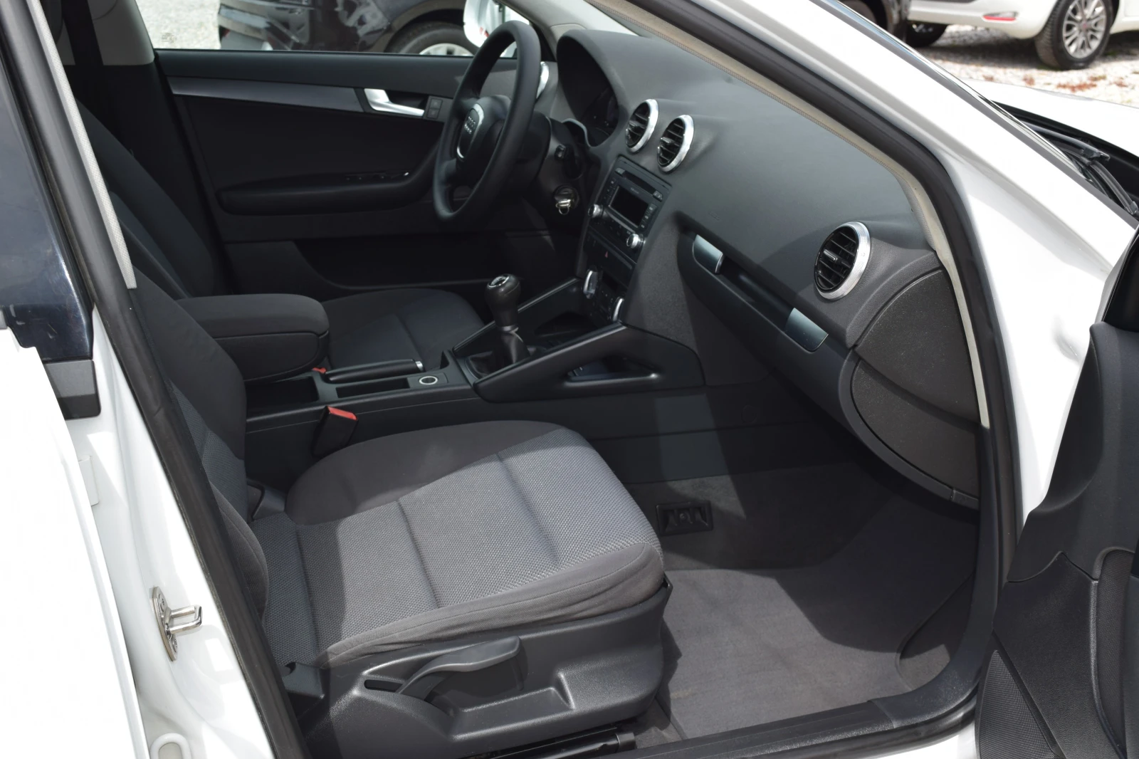 Audi A3 2.0 TDI* 140 kc* 6 скорости* Euro5 - изображение 10