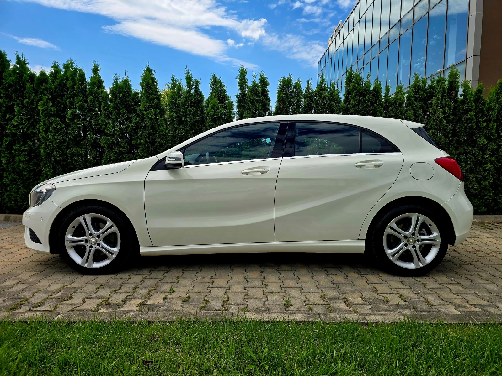 Mercedes-Benz A 200 A200 SPORT - изображение 8