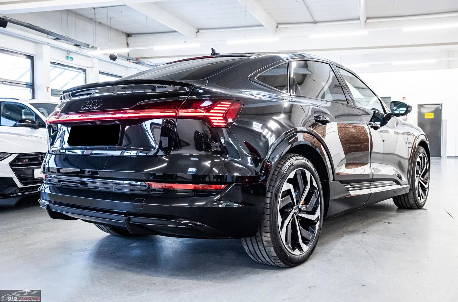 Audi E-Tron 55/SPORTBACK/S-LINE/408HP/ACC/CAM/AMBI/121f - изображение 4