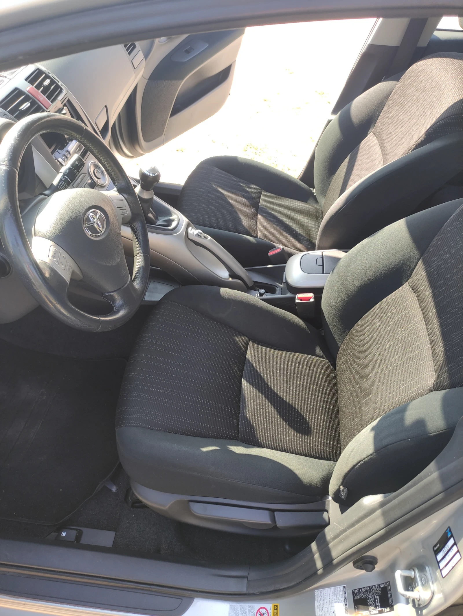 Toyota Auris 1.6 125k.c. - изображение 7