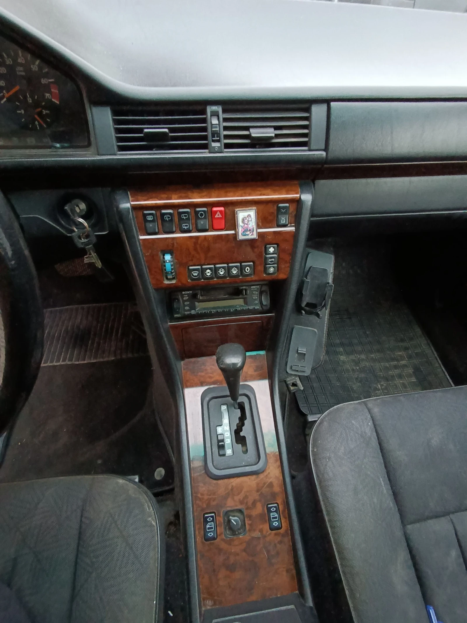 Mercedes-Benz 124  - изображение 6