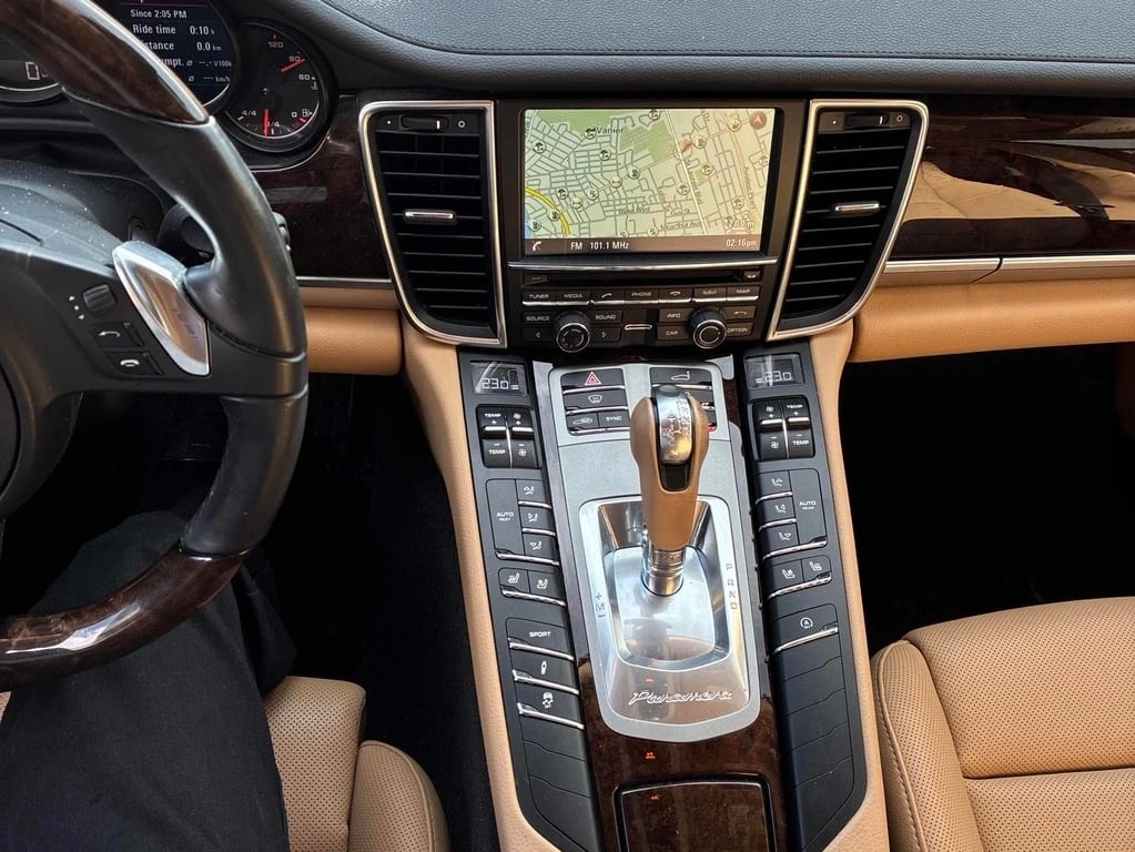 Porsche Panamera * 4dr HB 4 Edition * CARFAX * БЕЗ ПЪРВОНАЧАЛНА ВНО - изображение 9