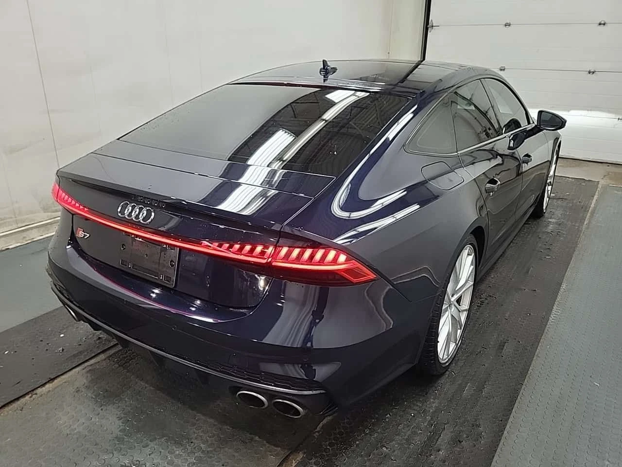 Audi S7 * CARFAX * ДИСТРОНИК* ДВА КЛЮЧА* МАТРИКС*  - изображение 3