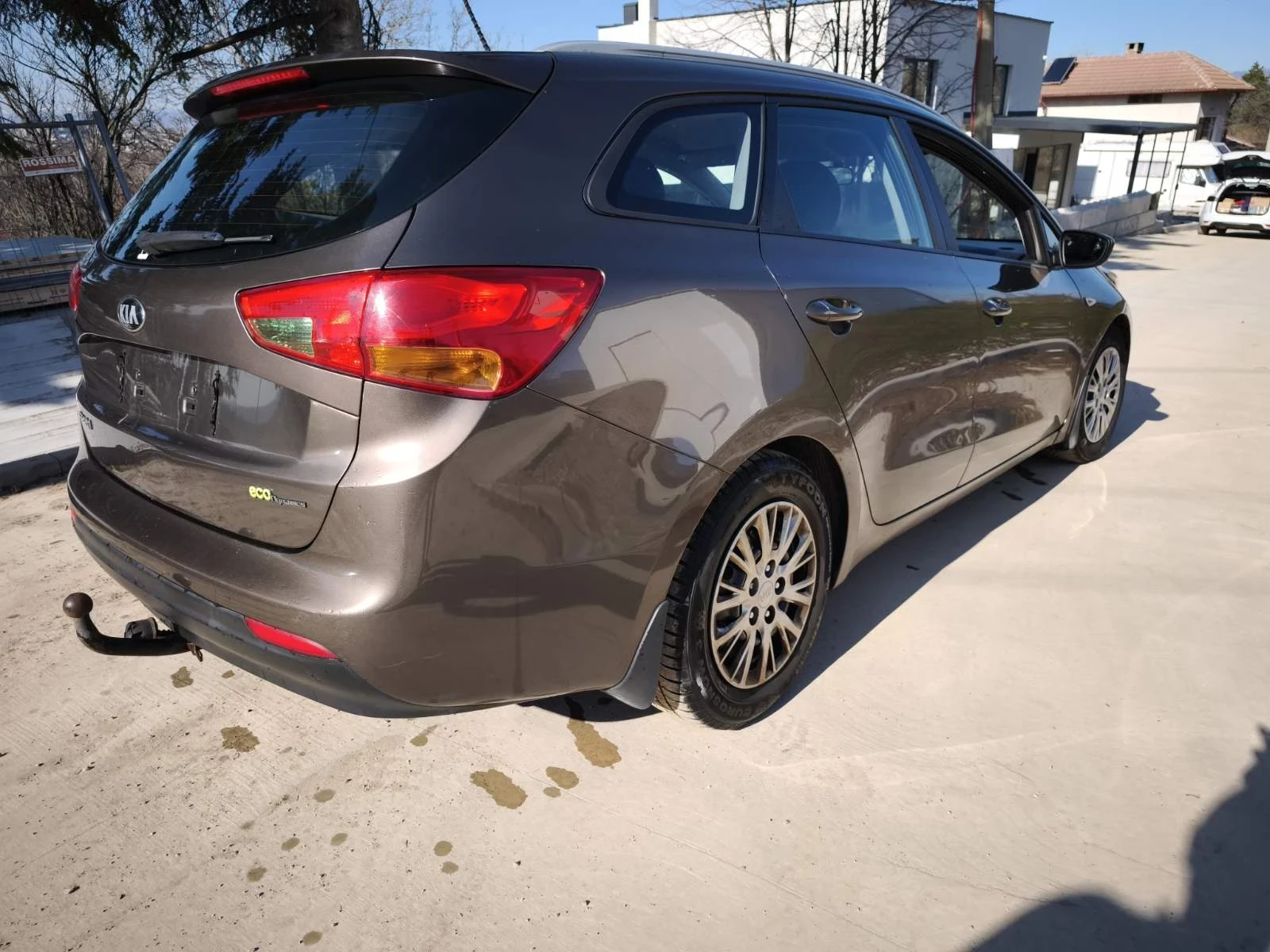 Kia Ceed 1.6 CRDI, снимка 9 - Автомобили и джипове - 53803918