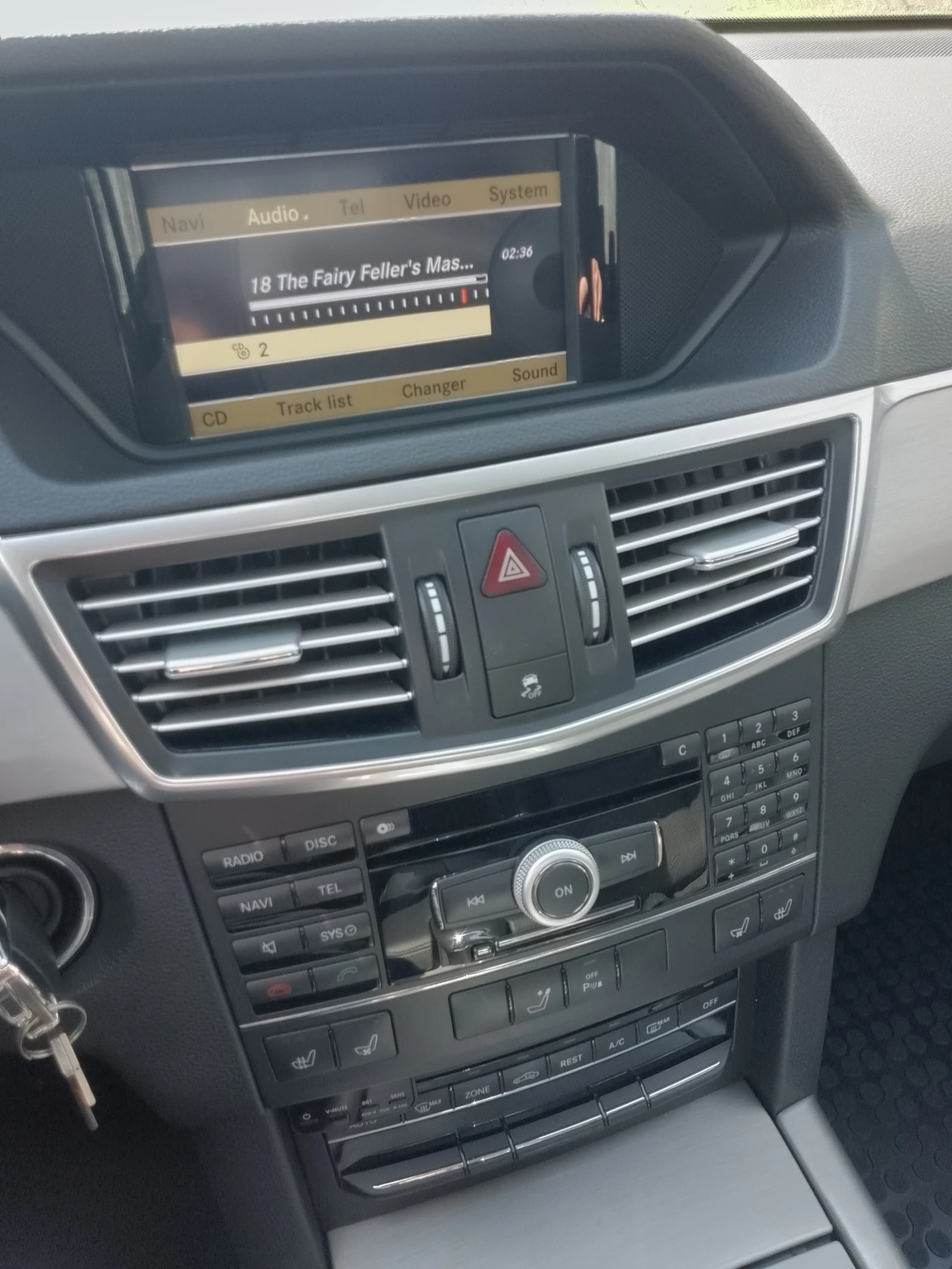 Mercedes-Benz E 350, снимка 15 - Автомобили и джипове - 54031579