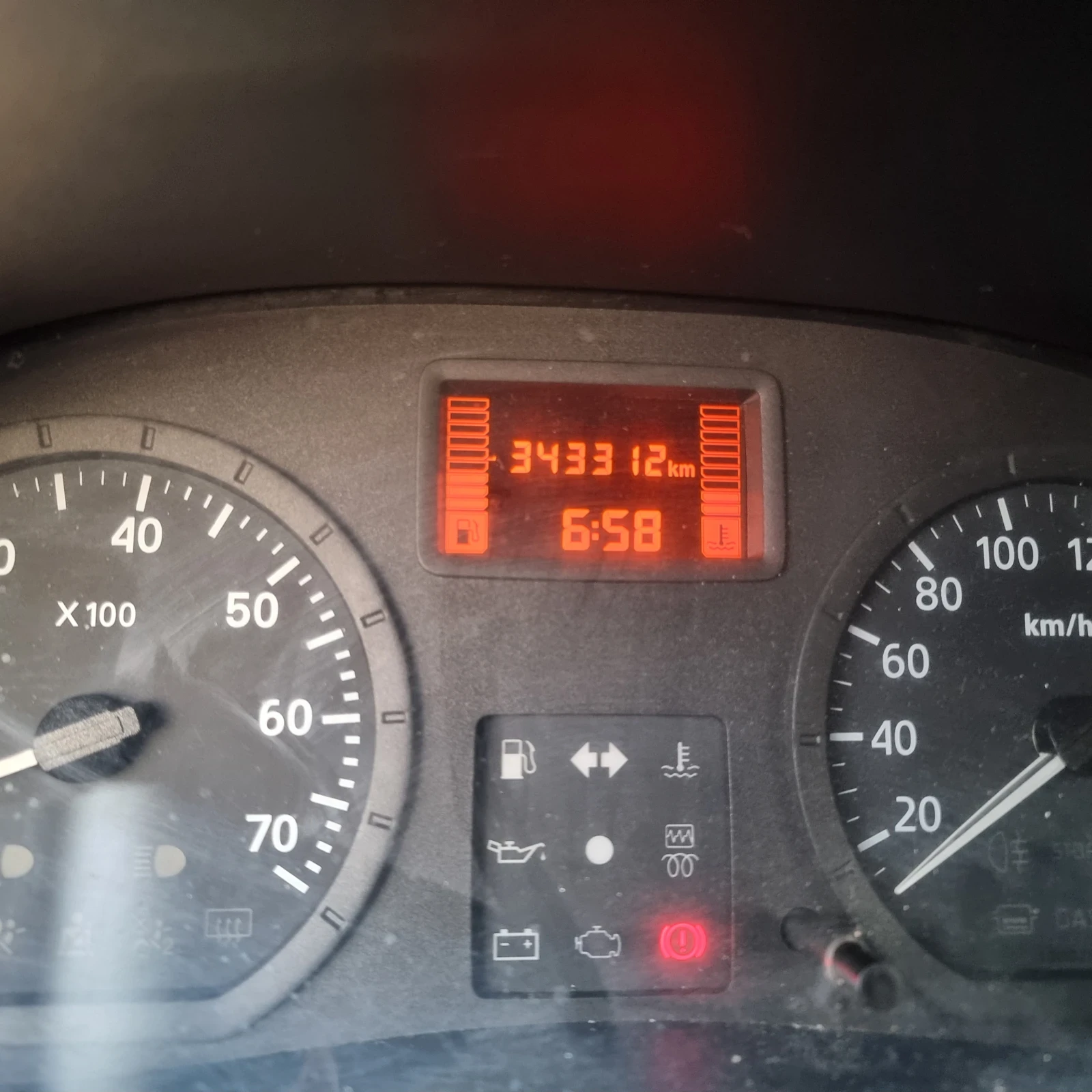 Dacia Logan, снимка 4 - Автомобили и джипове - 54691238