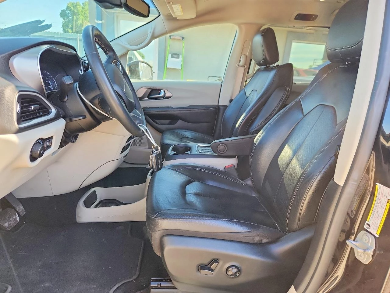 Chrysler Pacifica 3.6l Touring L, снимка 7 - Автомобили и джипове - 54713394