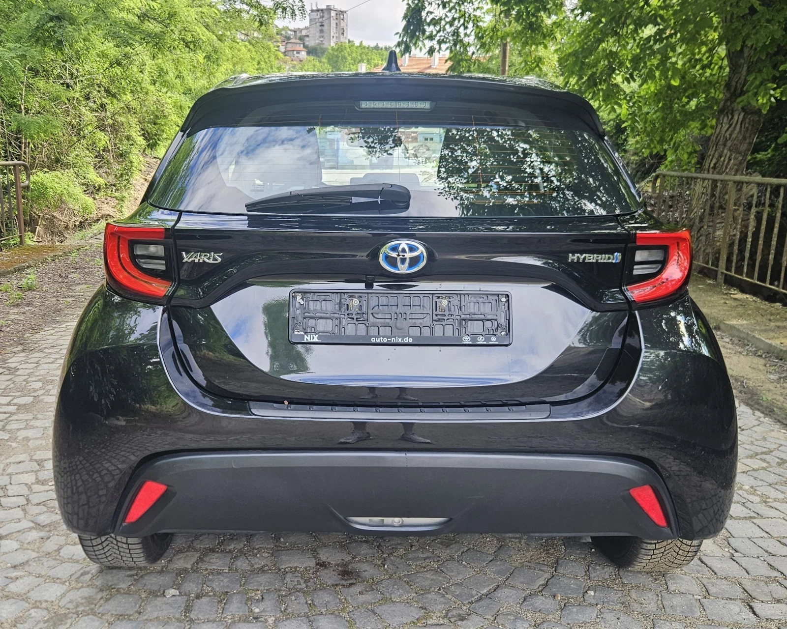 Toyota Yaris 1.5i - VVT-iE Hybrid, снимка 5 - Автомобили и джипове - 54905677