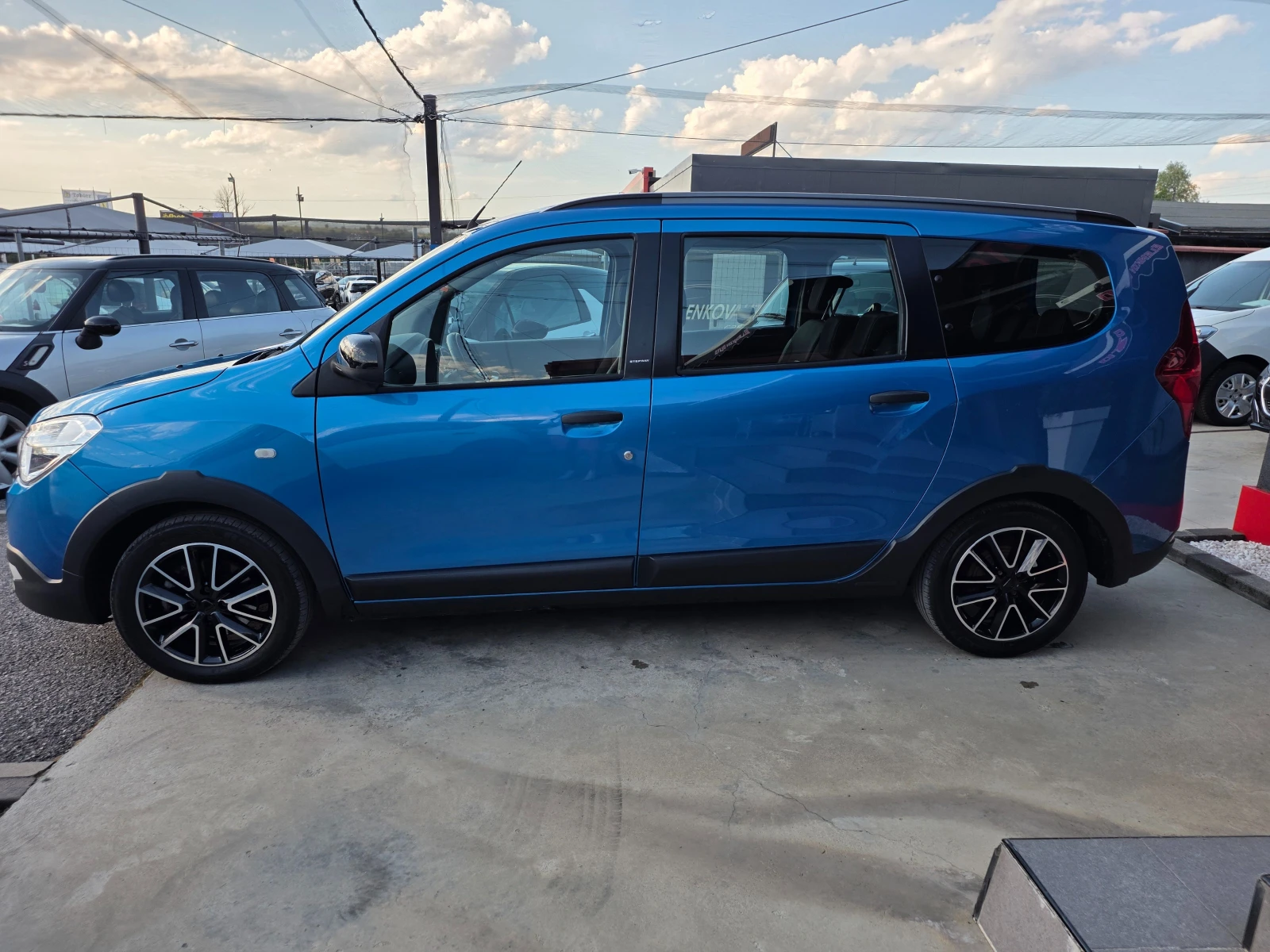 Dacia Lodgy STEPWAY 1.2 TCE-116к.с EURO 6-НАВИГАЦИЯ-ШВЕЙЦАРИЯ, снимка 4 - Автомобили и джипове - 54924629