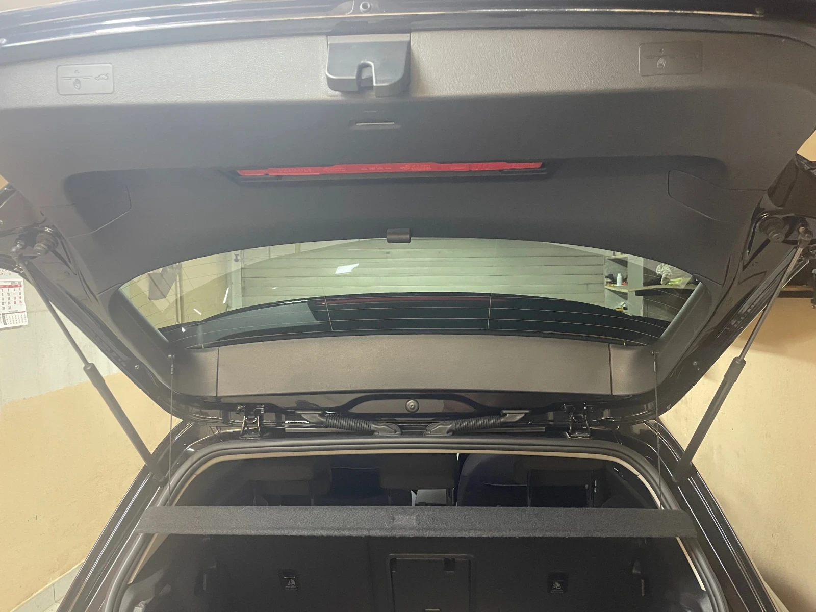 VW Golf Хибрид, снимка 11 - Автомобили и джипове - 55003079