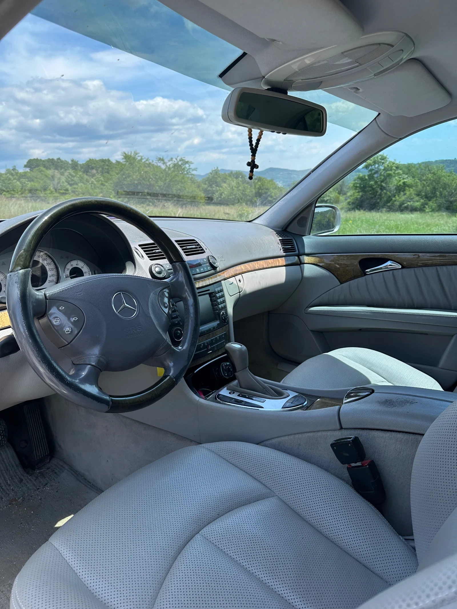 Mercedes-Benz E 500 4MATIC * * 306hp * * LPG, снимка 3 - Автомобили и джипове - 55195437