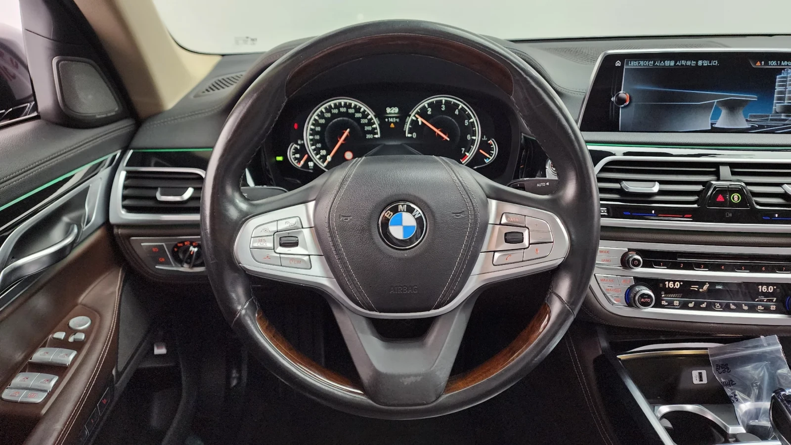 BMW 740 760LI FACELIFT| LASER| DISTRONIC| HUD| TV| PANO, снимка 7 - Автомобили и джипове - 55412652